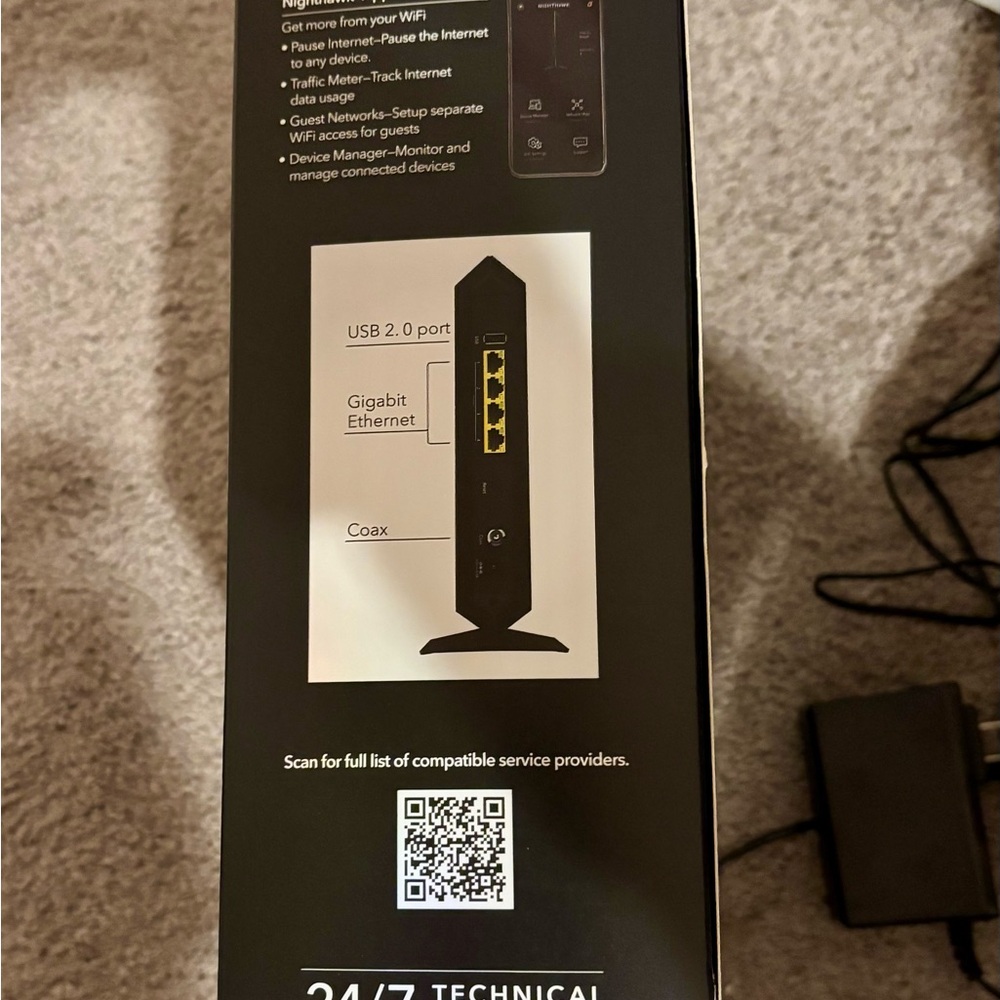 NETGEAR Black NightHawk Modem Router Combo - Picture 3 of 13